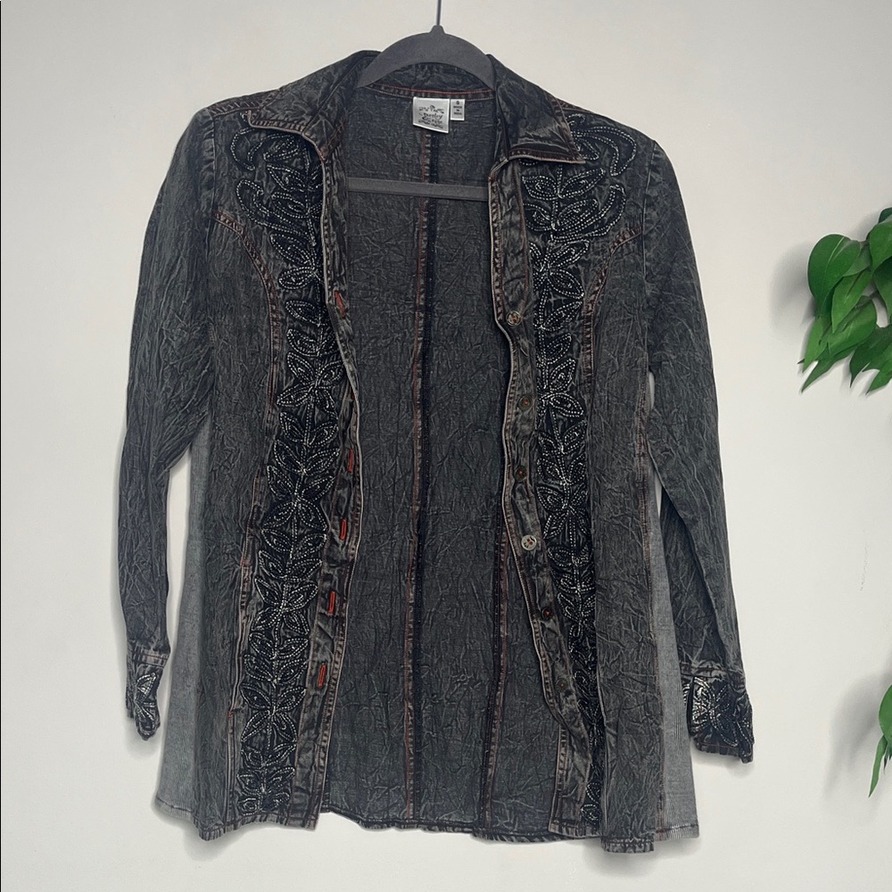 Parsley & Sage Black and Gray Button Down Shirt